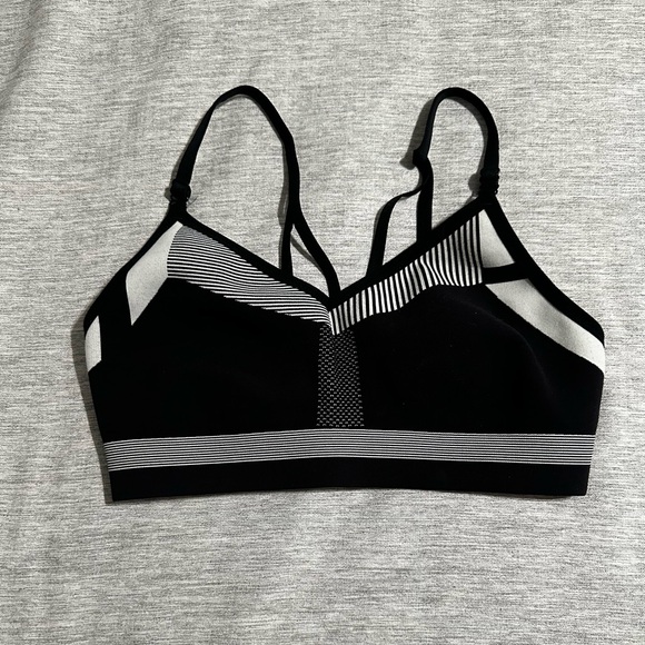 Nike Other - Women's Nike Flyknit Indy Bra